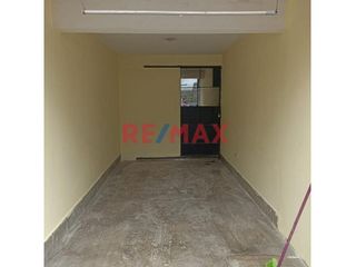 Foto 12 de Tu Nuevo Hogar Te Espera En Los Olivos. Amplio Departamento Con Patio Y Cochera.