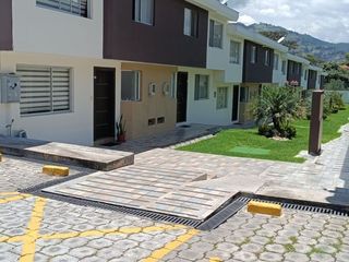 Foto 1 de ARRIENDO CASA EN TUMBACO - CONJ. SAMANA