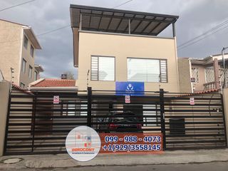 Foto 1 de CASA RENTERA DE TRES PLANTAS EN VENTA, Sector Coliseo Mayor C1463