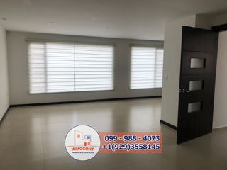 Foto 3 de CASA RENTERA DE TRES PLANTAS EN VENTA, Sector Coliseo Mayor C1463