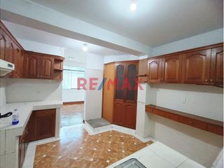 Foto 5 de Vendo Linda Casa En Los Olivos Urb. Mariscal Gamarra