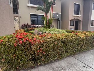 Foto 6 de hermosa casa Urb, Romareda
