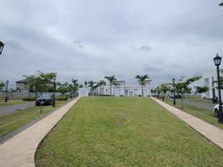 Foto 18 de En venta lujosa casa de estreno en Aires Norte, Nuevo Samborondon