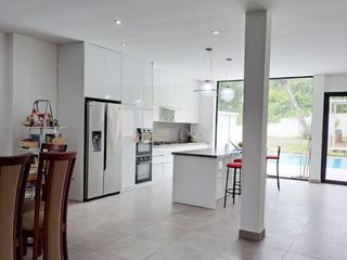 Foto 6 de C340 - Venta Casa en Lago de Capeira Vía a Daule Guayaquil