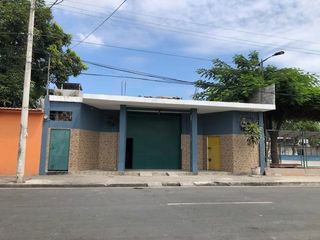 Foto 3 de VENTA DE OFICINA CON TERRENO PARA TALLER-CERCA A LOS ESTEROS.