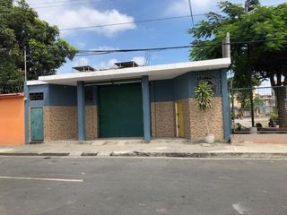 Foto 4 de VENTA DE OFICINA CON TERRENO PARA TALLER-CERCA A LOS ESTEROS.