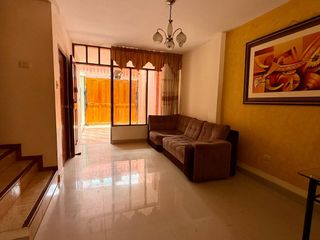 Foto 3 de Venta De Casa En Urb San Isidro I Etapa De 3 Pisos (GAPONTE)
