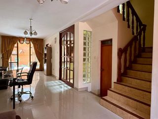 Foto 4 de Venta De Casa En Urb San Isidro I Etapa De 3 Pisos (GAPONTE)