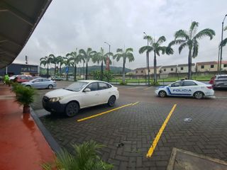 Foto 15 de Venta de local en Centro Comercial OASIS autopista Narcisa de Jesus Guayaquil