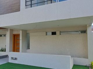 Foto 3 de CASA DE LUJO CUMBAYA EL NACIONAL PATIO DE 137M2