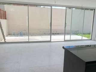 Foto 20 de CASA DE LUJO CUMBAYA EL NACIONAL PATIO DE 137M2