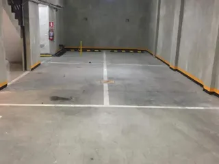 Foto 2 de Venta de cochera en Santiago de Surco - Higuereta