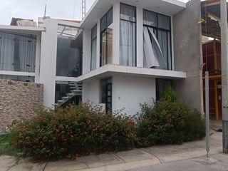 Foto 3 de Casa en venta - ocasion - condominio villa club - La Tinguiña - 181 m2 en Esquina.