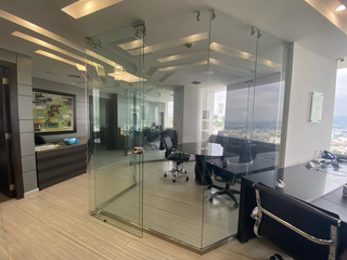 Foto 6 de Oficina en venta en Edificio The Point, Guayaquil