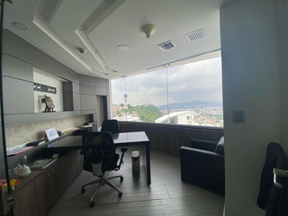 Foto 10 de Oficina en venta en Edificio The Point, Guayaquil