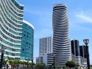 Foto 18 de Oficina en venta en Edificio The Point, Guayaquil