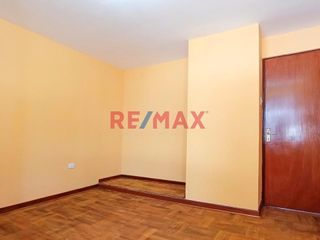 Foto 16 de Se Vende Hermosa Casa De 1Er Y 2Do Piso En Bellavista – Oportunidad Única