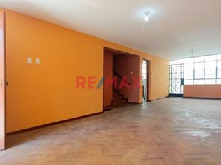 Foto 4 de Se Vende Hermosa Casa De 1Er Y 2Do Piso En Bellavista – Oportunidad Única