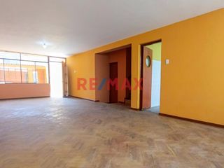 Foto 5 de Se Vende Hermosa Casa De 1Er Y 2Do Piso En Bellavista – Oportunidad Única
