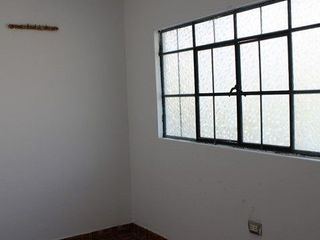 Foto 5 de Venta De Casa De Tres Pisos Ideal Para Invercionistas