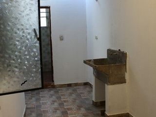 Foto 7 de Venta De Casa De Tres Pisos Ideal Para Invercionistas