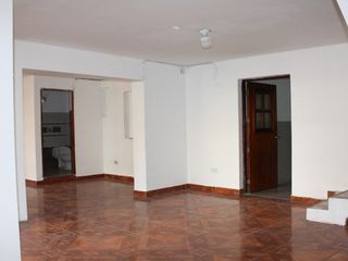 Foto 11 de Venta De Casa De Tres Pisos Ideal Para Invercionistas