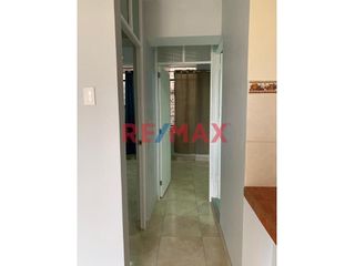 Foto 5 de ¡Oportunidad Unica! Se Vende Departamento En Av. Lima , A Un Paso De La Av. Universitaria Y La Av. Perú.