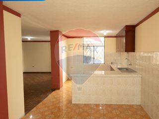 Foto 9 de EDIFICIO COMERCIAL AV. CRISTOBAL DE TROYA, IBARRA