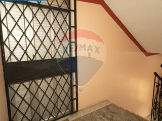 Foto 7 de EDIFICIO COMERCIAL AV. CRISTOBAL DE TROYA, IBARRA