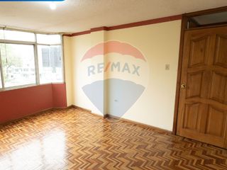 Foto 8 de EDIFICIO COMERCIAL AV. CRISTOBAL DE TROYA, IBARRA