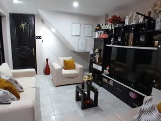 Foto 1 de Oportunidad Unica: Se Vende Hermosa Casa De 3 Pisos Con Lindos Acabados - Mas Locall