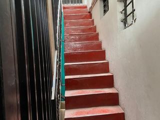 Foto 3 de CASA EN VENTA DE 3 PISOS CON ZONIFICACION COMERCIAL EN AV. ANTUNEZ DE MAYOLO