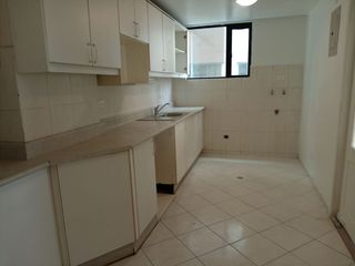 Foto 6 de Departamento de venta Republica del Salvador Quito