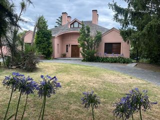 Foto 1 de Avenida Bolivar casa a la venta.