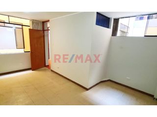 Foto 10 de Alquiler Departamento Flat En Los Olivos De 75M2