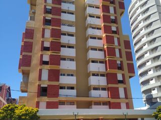 Foto 1 de 3 AMBIENTES  - VENTA - GESELL CENTRO - RECICLADO - VISTA AL MAR Y COCHERA