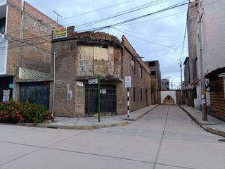 Foto 1 de SE VENDE CASA COMO TERRENO 200 m² - HUANCAYO