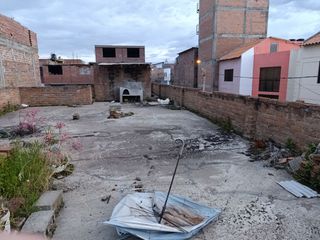 Foto 2 de SE VENDE CASA COMO TERRENO 200 m² - HUANCAYO