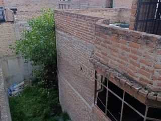 Foto 3 de SE VENDE CASA COMO TERRENO 200 m² - HUANCAYO
