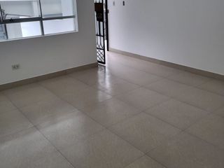 Foto 4 de ALQUILO OFICINA O CONSULTORIO 25 M2