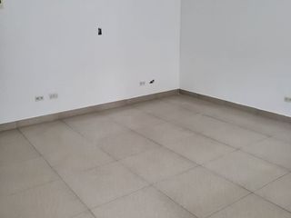 Foto 5 de ALQUILO OFICINA O CONSULTORIO 25 M2