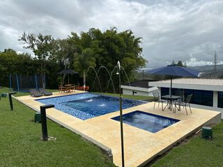 Foto 13 de Venta de Imponente Finca de Lujo en el Corazón del Lago Calima – Un Refugio Exclusivo para los Amantes del Lujo, los Deportes Acuáticos y la Vida en F
