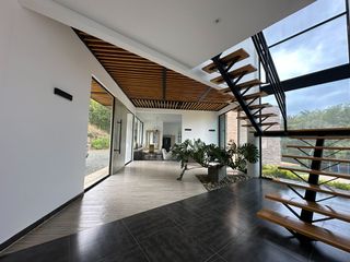 Foto 17 de Venta de Imponente Finca de Lujo en el Corazón del Lago Calima – Un Refugio Exclusivo para los Amantes del Lujo, los Deportes Acuáticos y la Vida en F