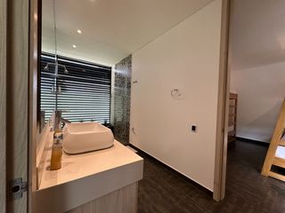 Foto 19 de Venta de Imponente Finca de Lujo en el Corazón del Lago Calima – Un Refugio Exclusivo para los Amantes del Lujo, los Deportes Acuáticos y la Vida en F