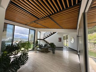 Foto 16 de Venta de Imponente Finca de Lujo en el Corazón del Lago Calima – Un Refugio Exclusivo para los Amantes del Lujo, los Deportes Acuáticos y la Vida en F