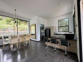 Foto 28 de Venta de Imponente Finca de Lujo en el Corazón del Lago Calima – Un Refugio Exclusivo para los Amantes del Lujo, los Deportes Acuáticos y la Vida en F