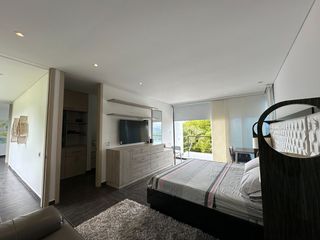 Foto 43 de Venta de Imponente Finca de Lujo en el Corazón del Lago Calima – Un Refugio Exclusivo para los Amantes del Lujo, los Deportes Acuáticos y la Vida en F