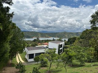 Foto 55 de Venta de Imponente Finca de Lujo en el Corazón del Lago Calima – Un Refugio Exclusivo para los Amantes del Lujo, los Deportes Acuáticos y la Vida en F