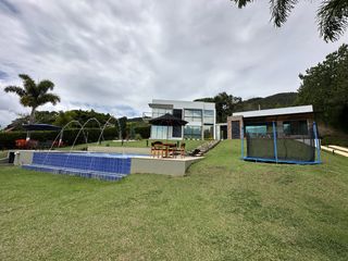 Foto 49 de Venta de Imponente Finca de Lujo en el Corazón del Lago Calima – Un Refugio Exclusivo para los Amantes del Lujo, los Deportes Acuáticos y la Vida en F