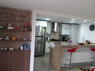 Foto 5 de VENTA ESTRATEGICO APTO  - CONTIGUO CCIAL PREMIER LIMONAR